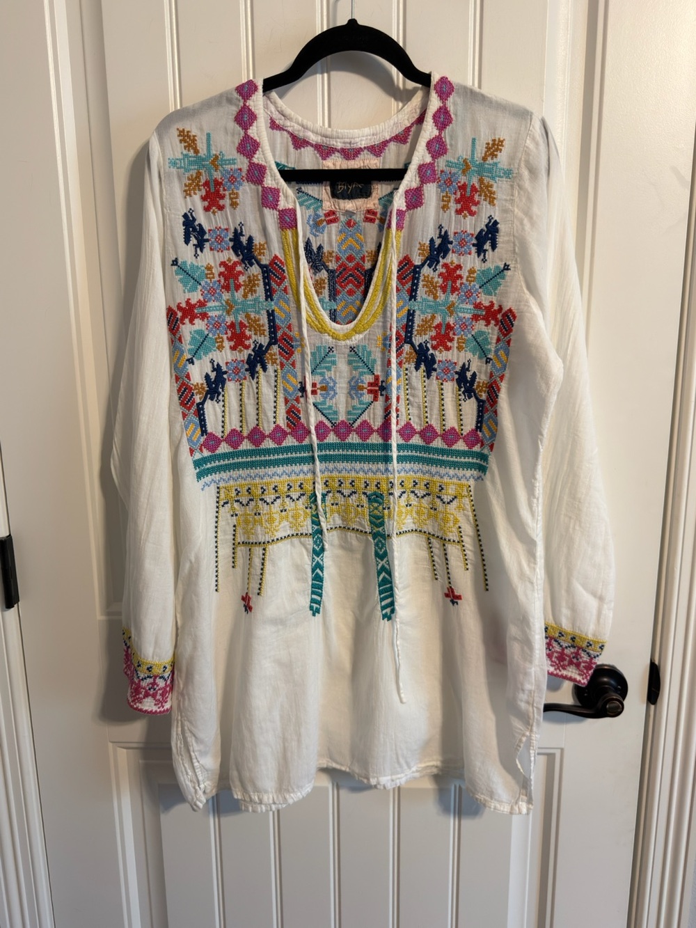 Johnny Was BIYA Long Sleeve Tunic w/Colorful Crossstitch Embroidery. Size XL